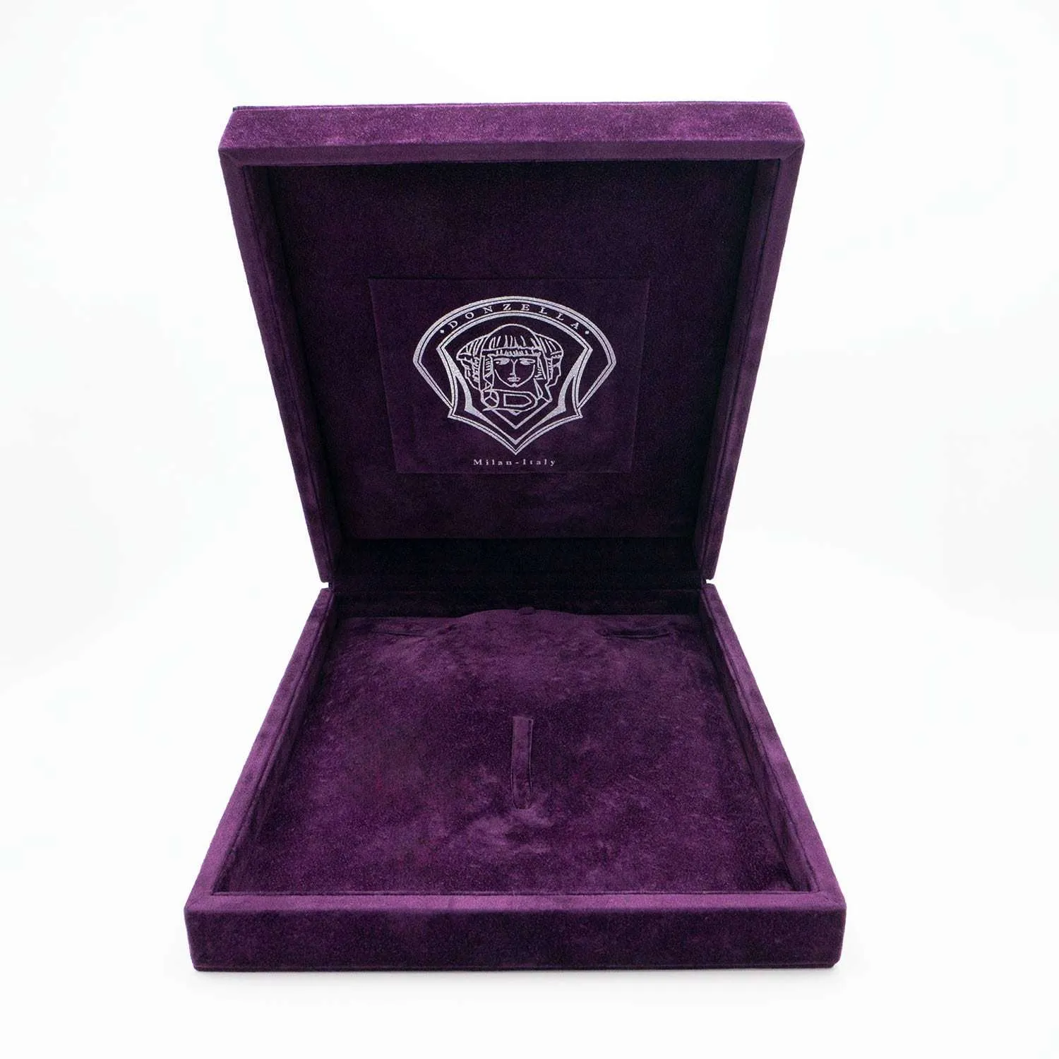 PACKAGING 13 Imperial Velvet case, open