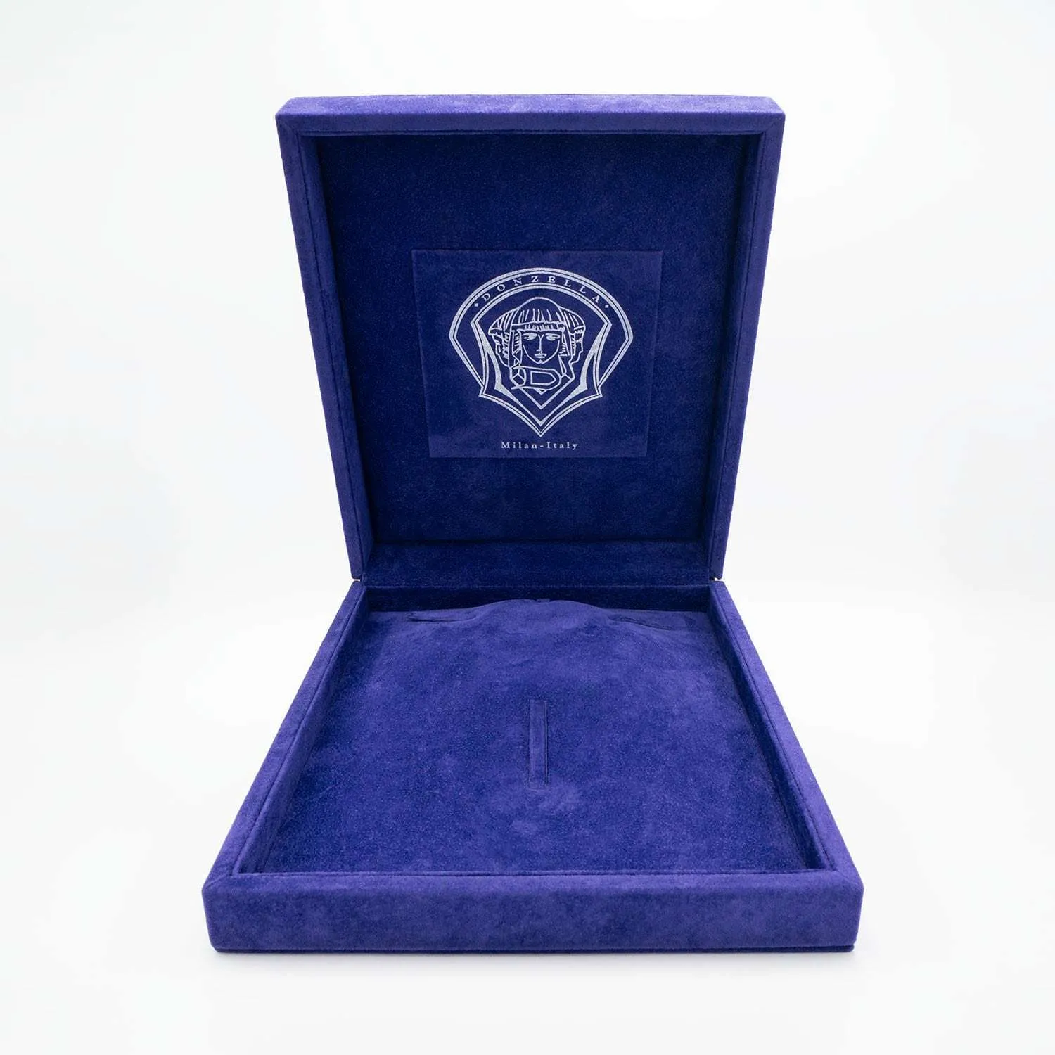 PACKAGING 19 Indigo Velvet case, open
