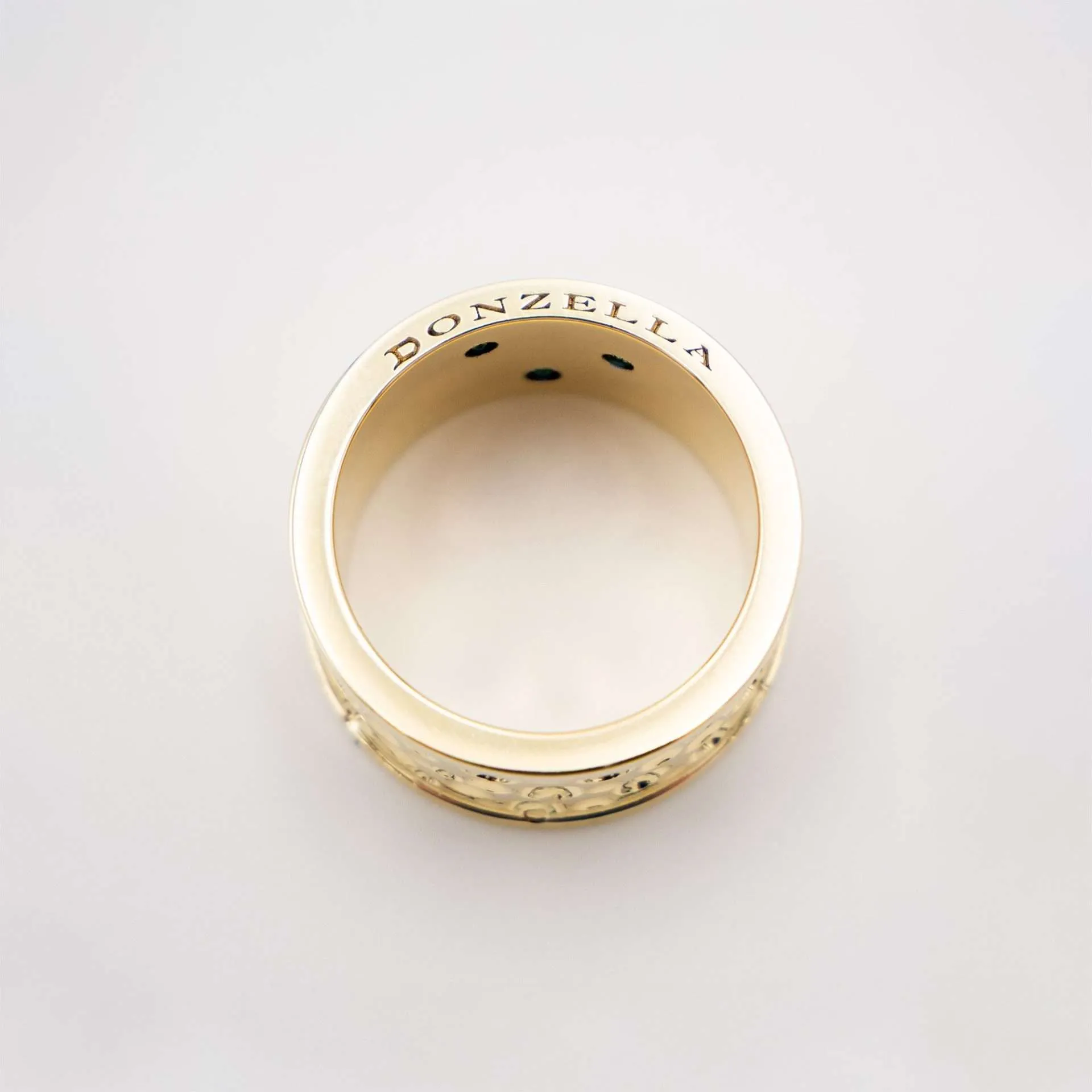 fanTAsy ANELLO | GOLD · dettaglio targhetta