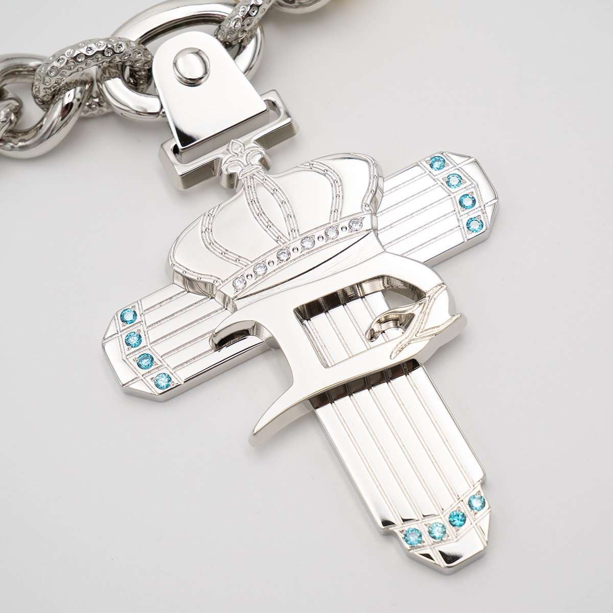 MILANO NECKLACE | WHITE GOLD · pendant detail