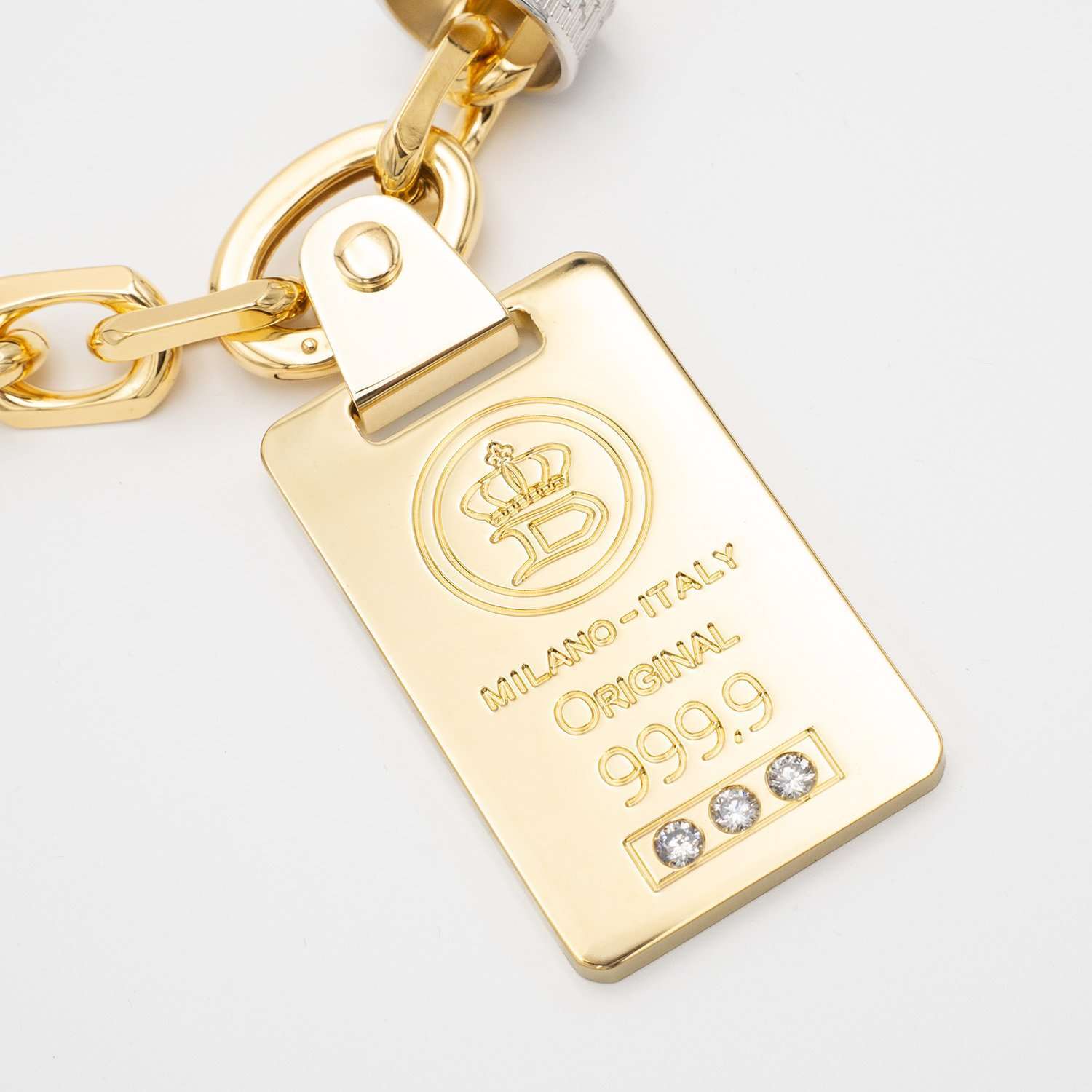 TILSON NECKLACE | GOLD · pendant detail